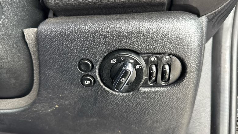 MINI Hatchback 135kW Cooper S Level 2 33kWh 3dr Auto Electric Hatchback